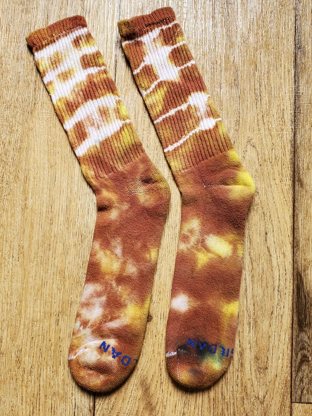 Gildan Tie-Dye Crew Socks — Brown, Yellow & White